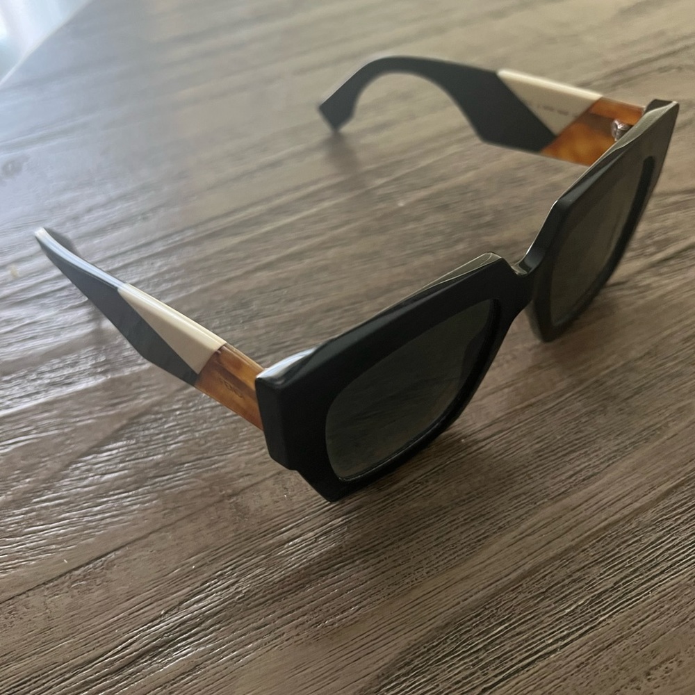 Classic Black Fendi Sunglasses